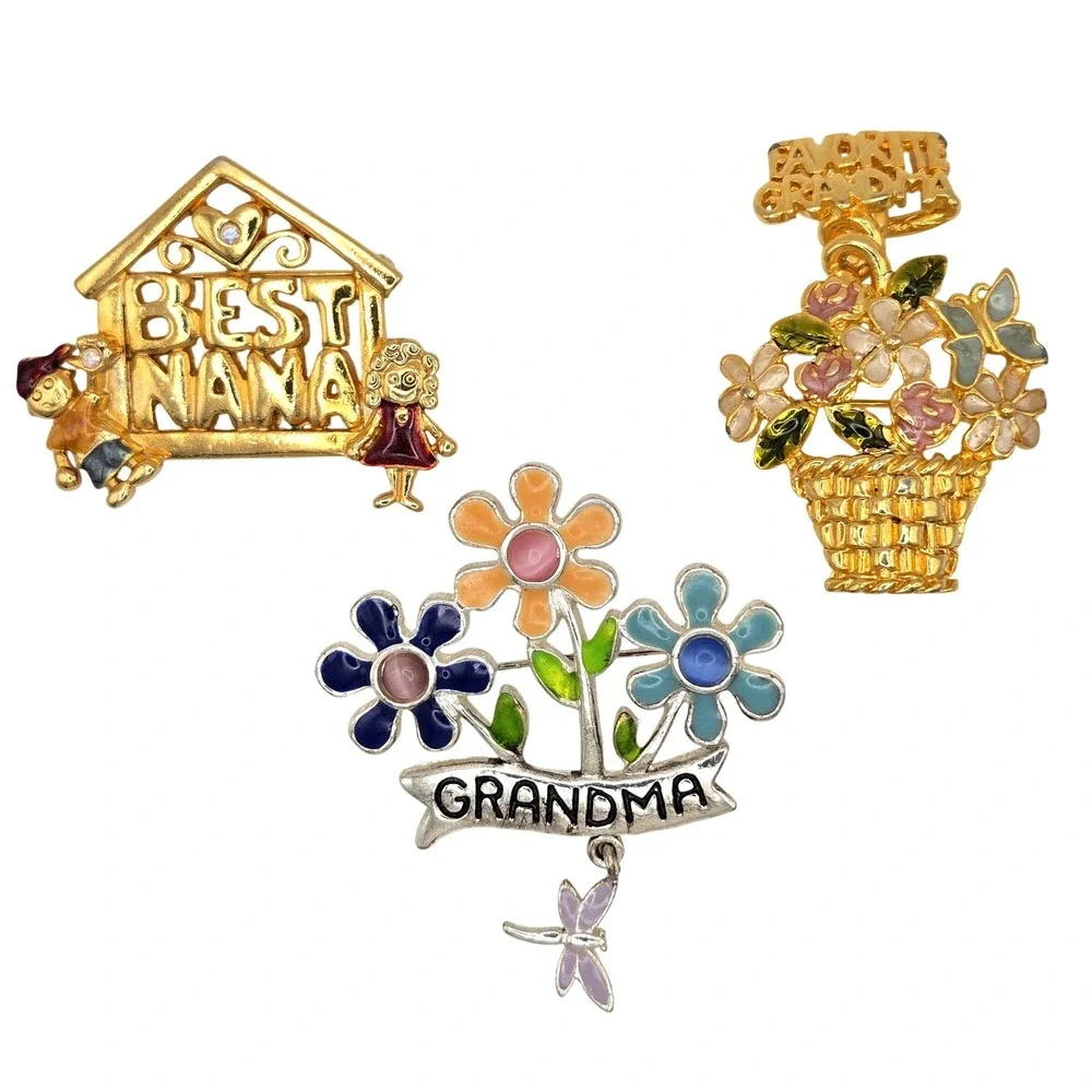 Vintage Grandma Brooch Lot‎ Best Nana Favorite Grandma Flower Enamel Pins 3pc